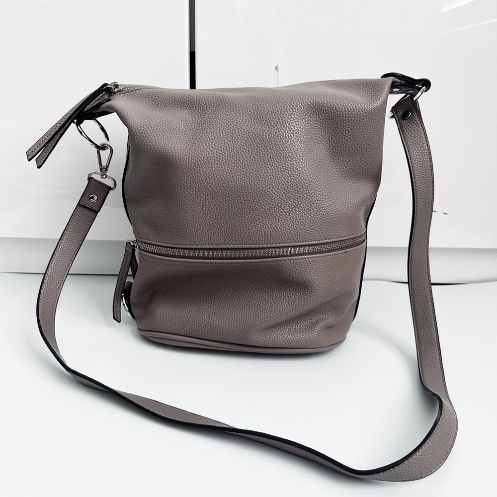 Simons Beige/Tan Crossbody Bag